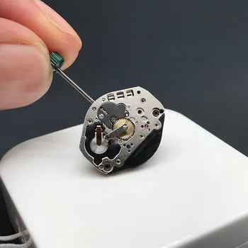 Оригинален кварцов часовников механизъм Ronda 1062 Смяна на часови детайли с часовников механизъм с един скъпоценния камък и батарейкой вътре